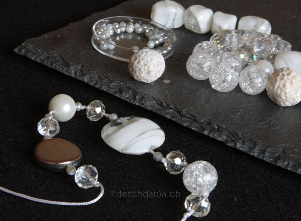 Aufreihen der Perlen