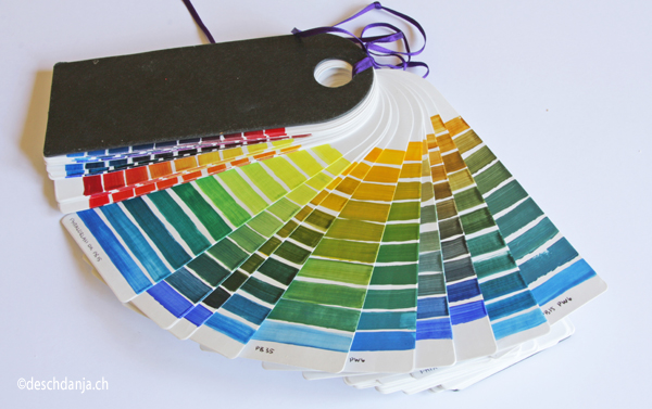 Farbfaecher gelb-blau