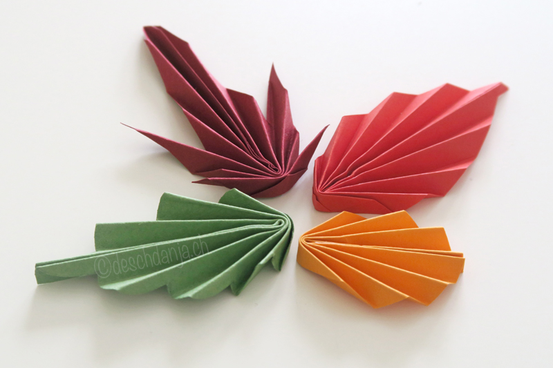 Bl&auml;tter aus Papier falten