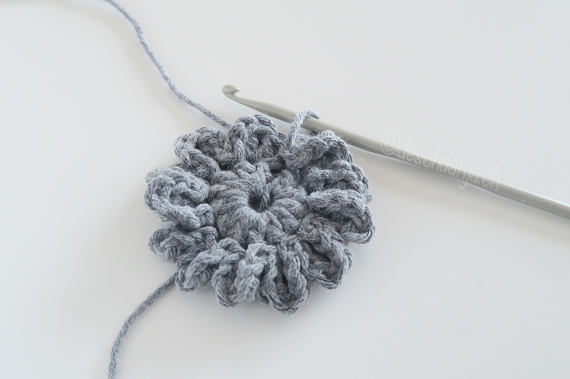 Geh&auml;kelte Blume